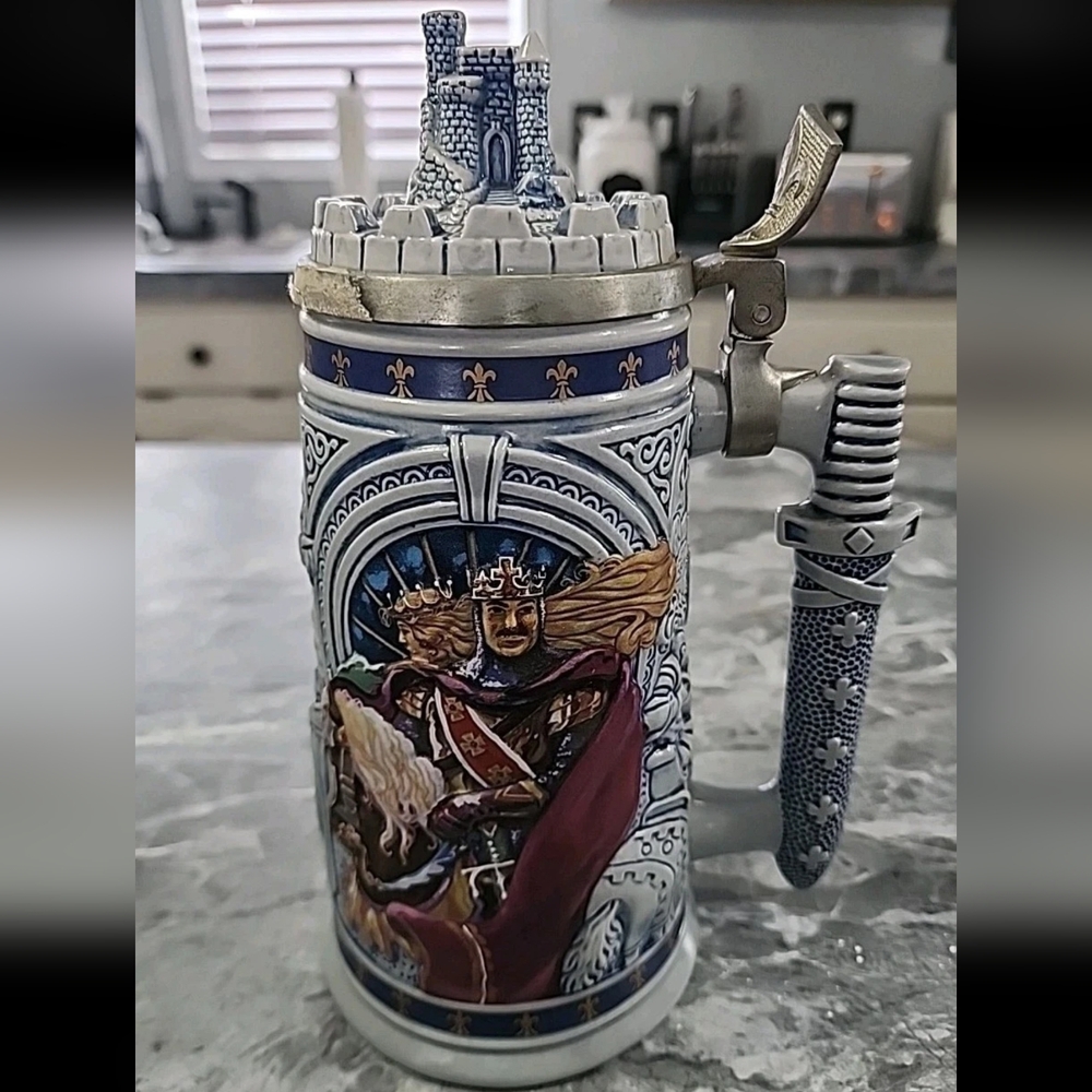 Avon Vintage 1995 "Knights of the Realm" Stein. 00111